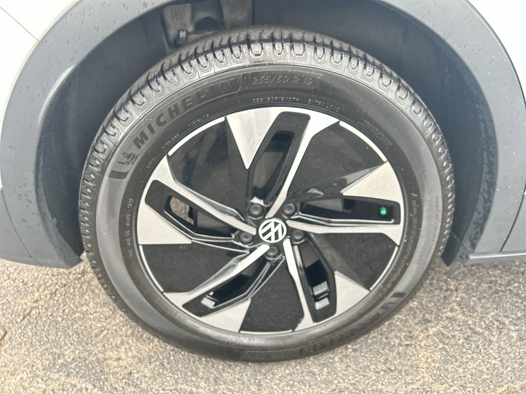 2021 Volkswagen ID.4 view 22