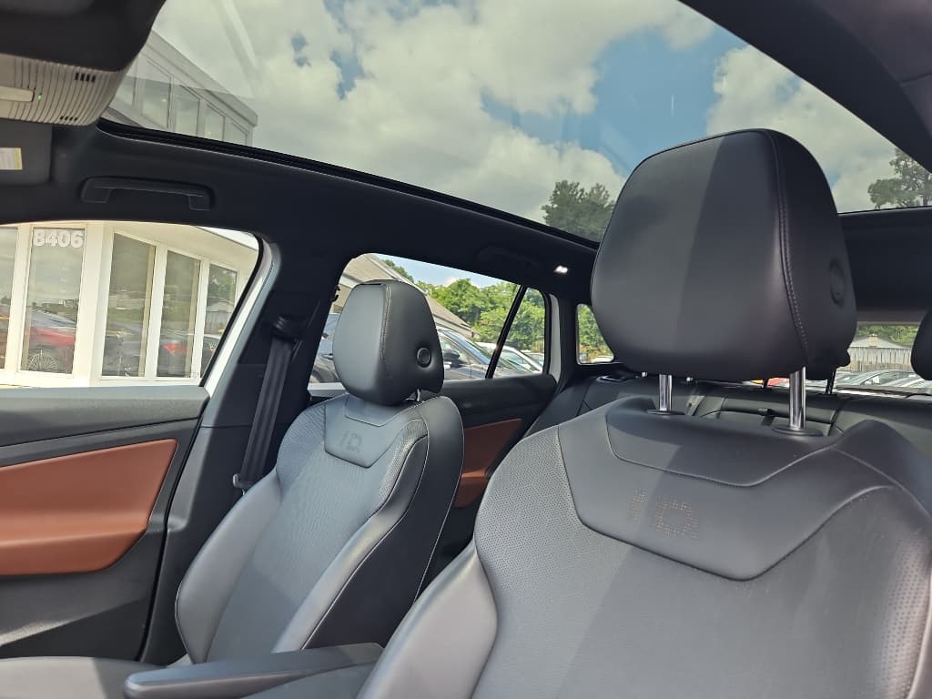 2021 Volkswagen ID.4 view 9