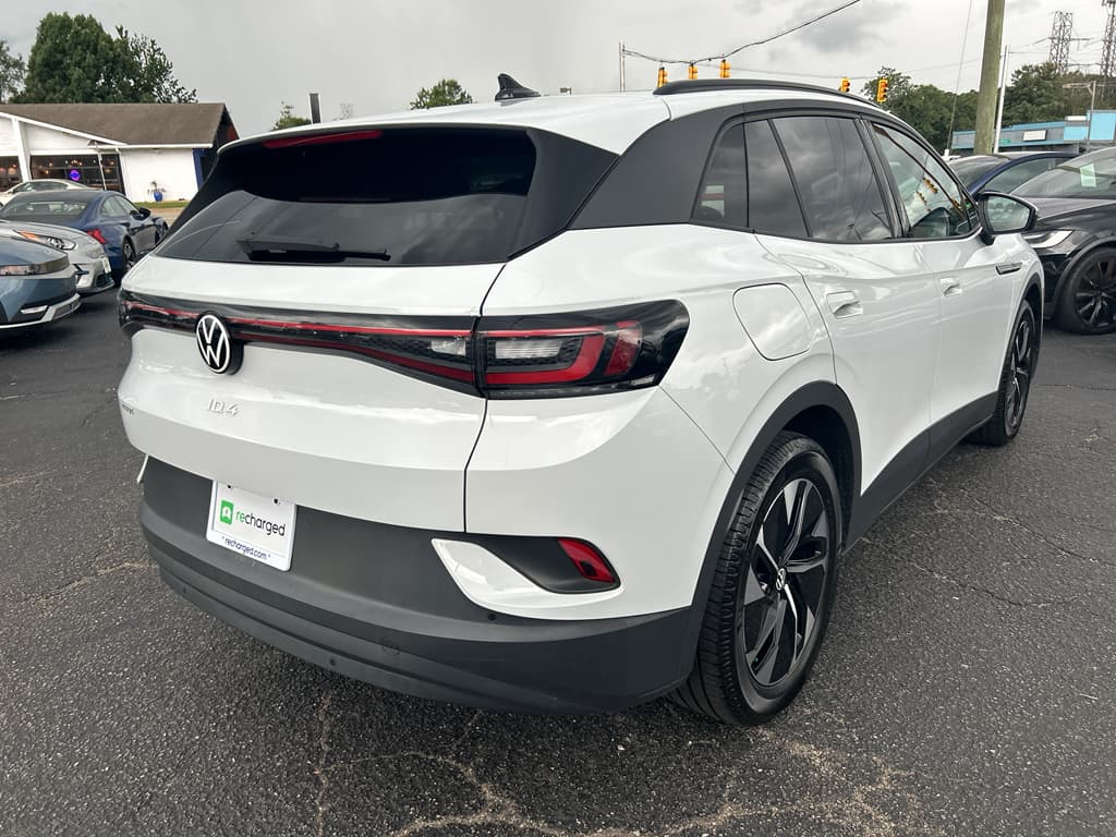 2021 Volkswagen ID.4 view 3