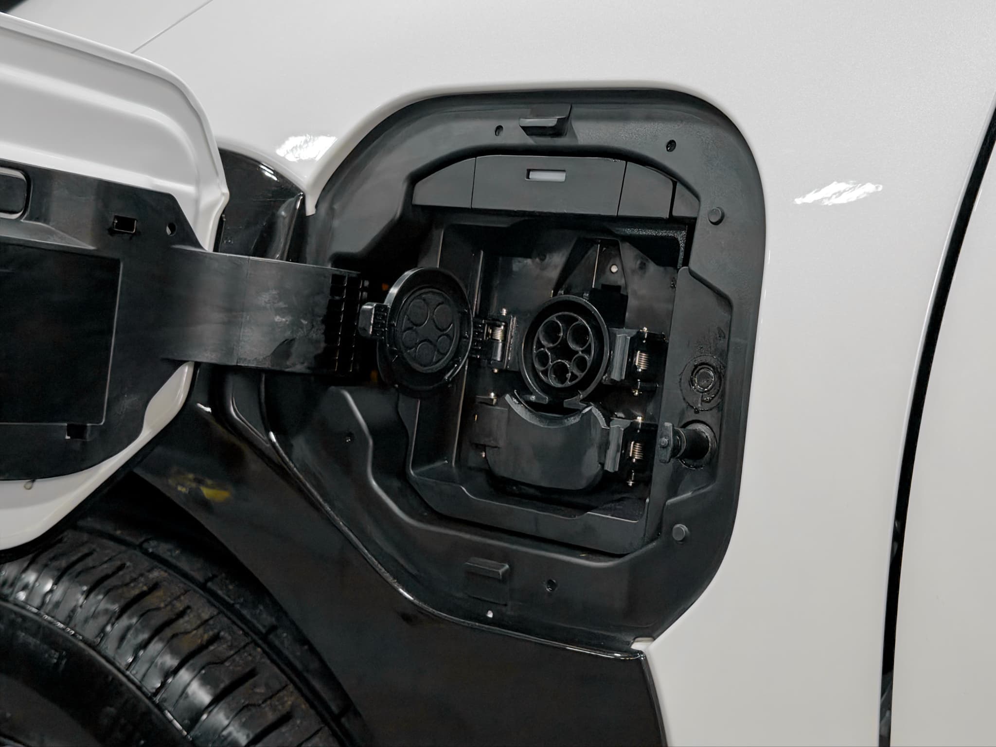 2024 Toyota bZ4X view 5