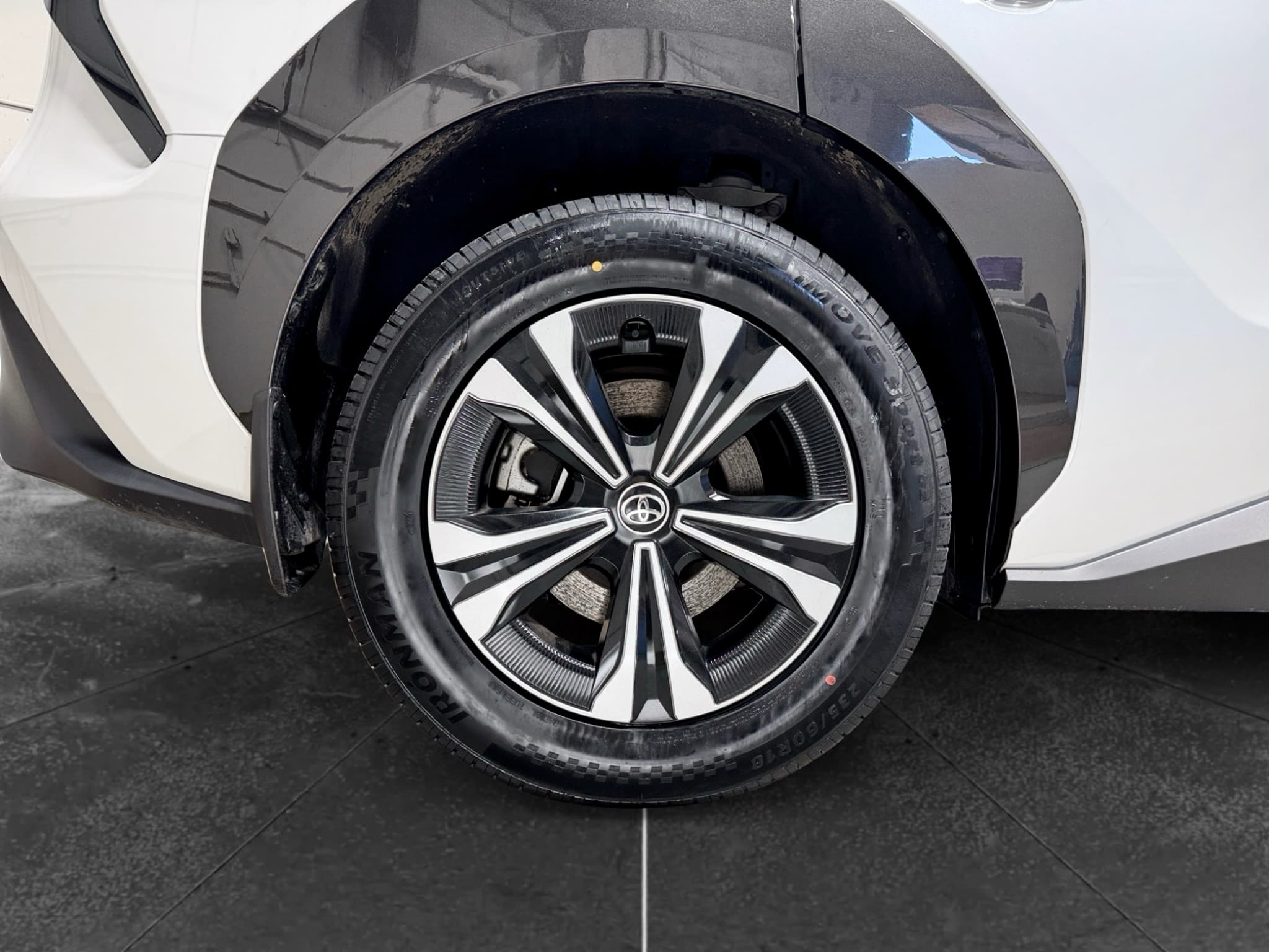 2024 Toyota bZ4X view 30