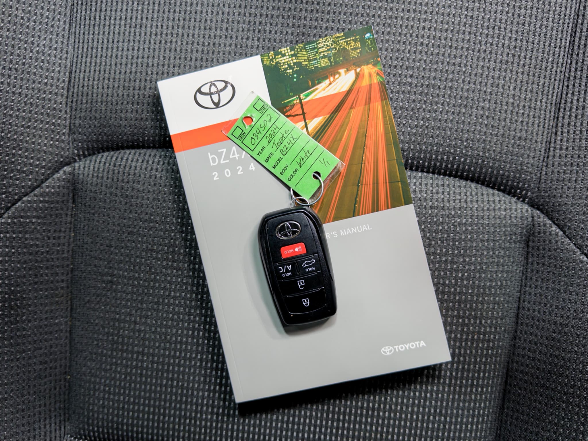 2024 Toyota bZ4X view 20