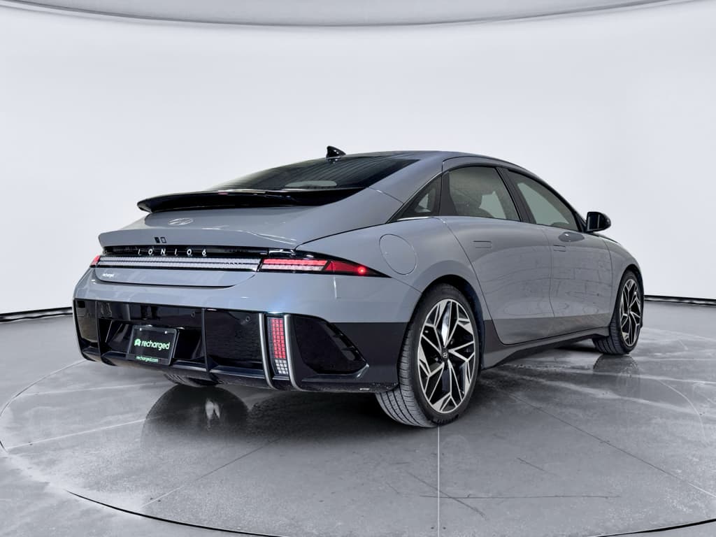 2023 Hyundai IONIQ 6 view 3