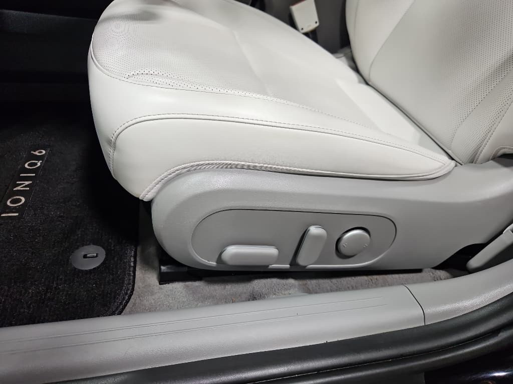 2023 Hyundai IONIQ 6 view 6