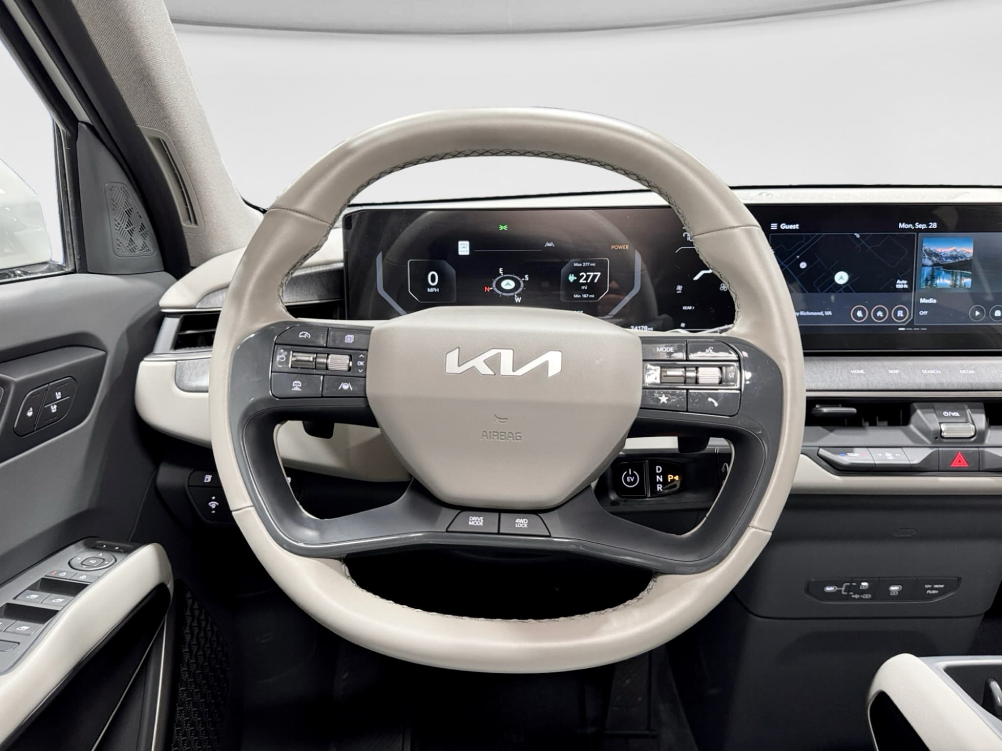 2024 Kia EV9 view 9