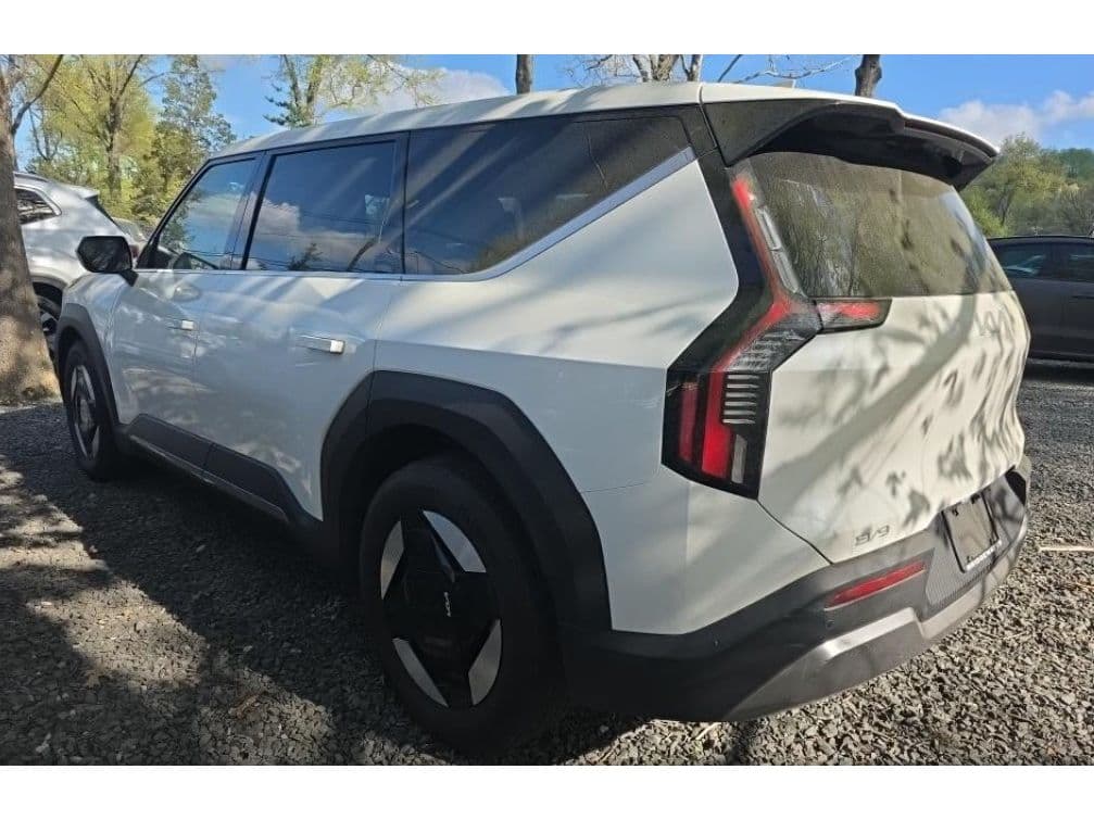 2024 Kia EV9 view 4