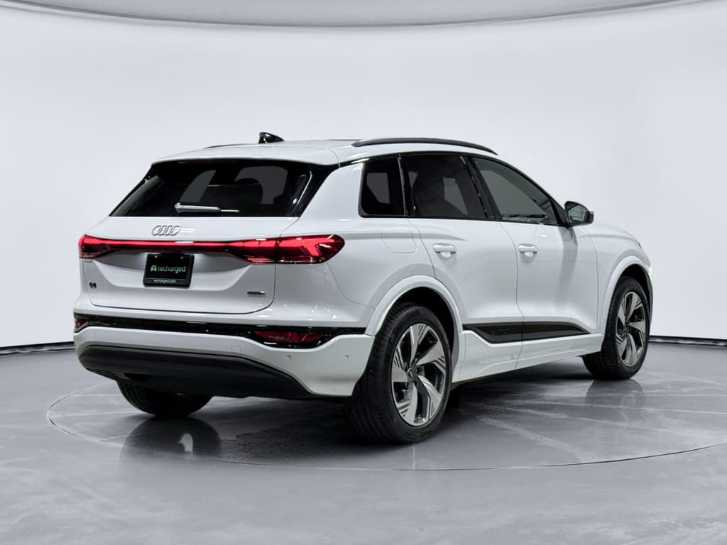 2025 Audi Q6 e-tron view 3