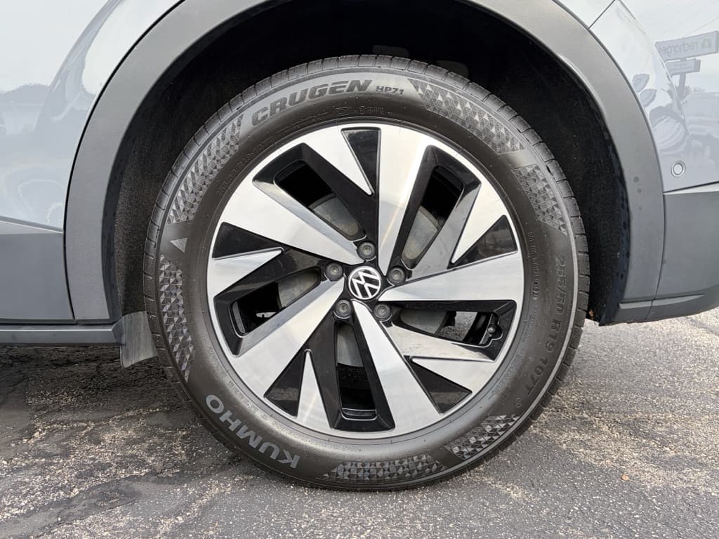 2023 Volkswagen ID.4 view 35