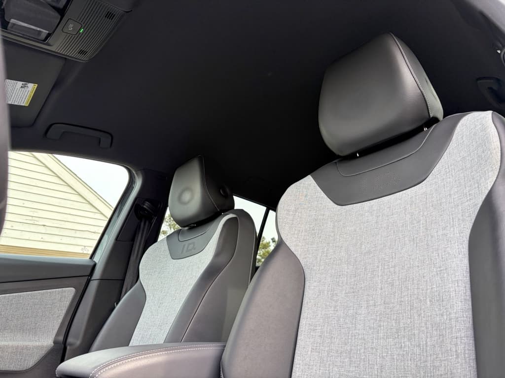 2023 Volkswagen ID.4 view 25