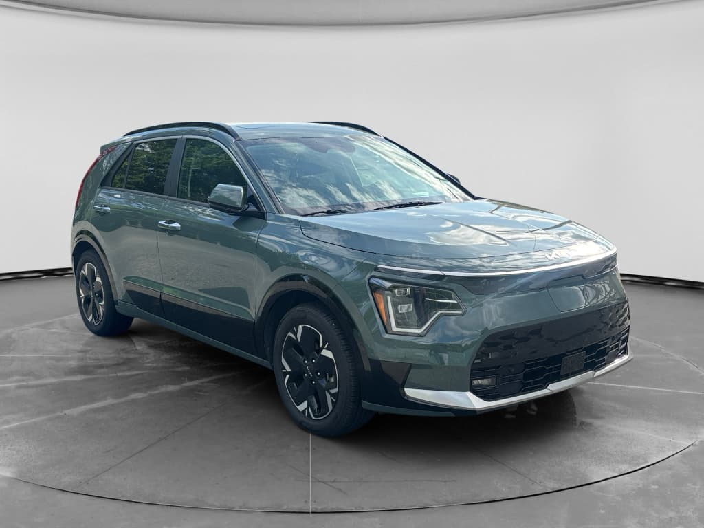 2023 Kia Niro EV view 3