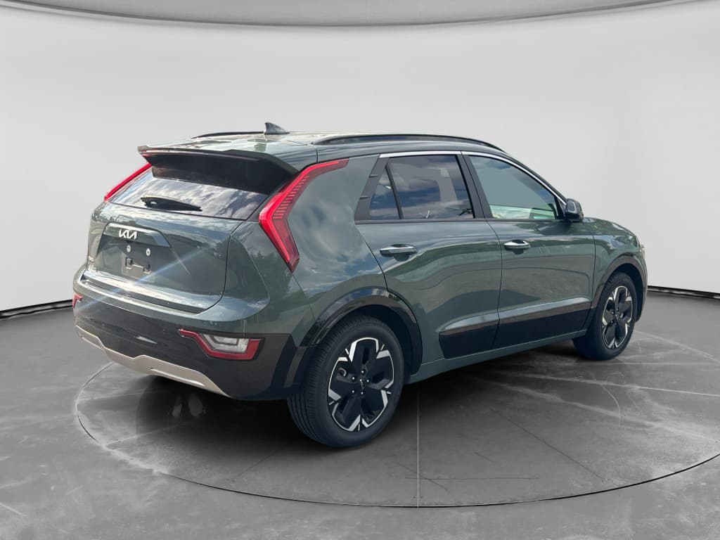 2023 Kia Niro EV view 4