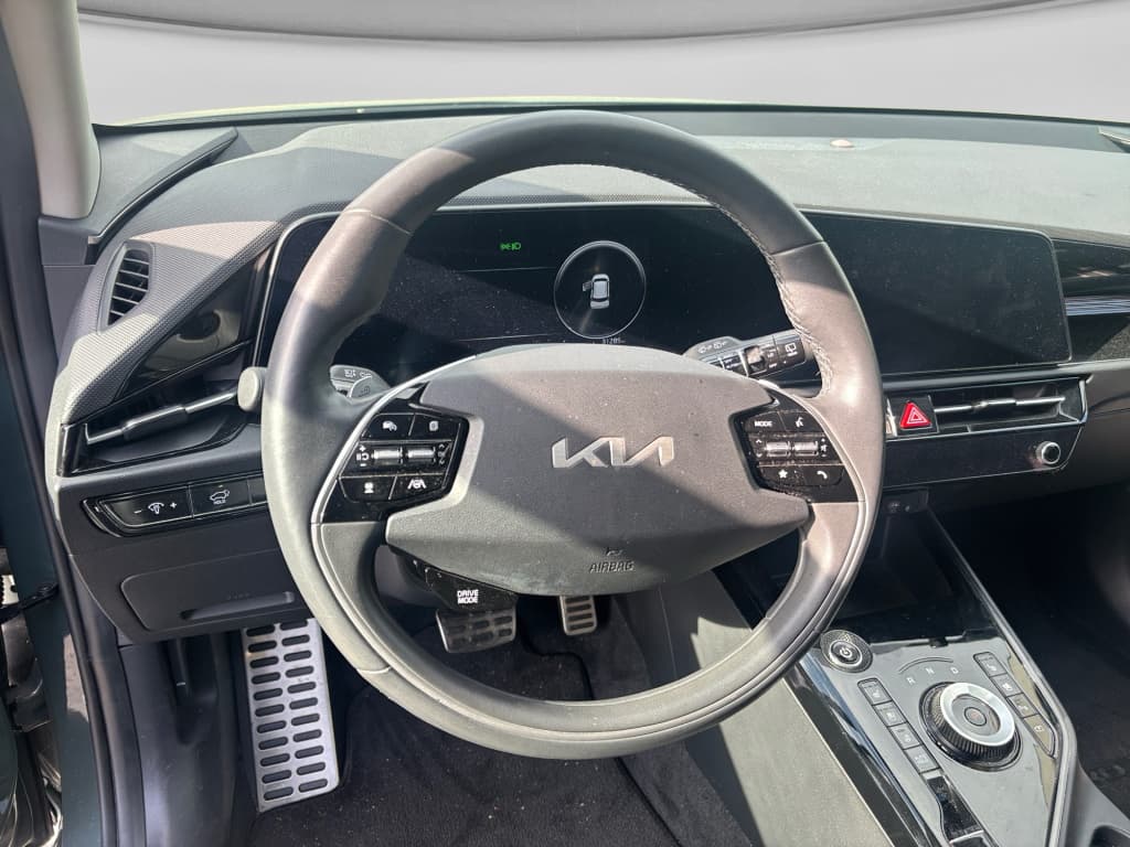 2023 Kia Niro EV view 5