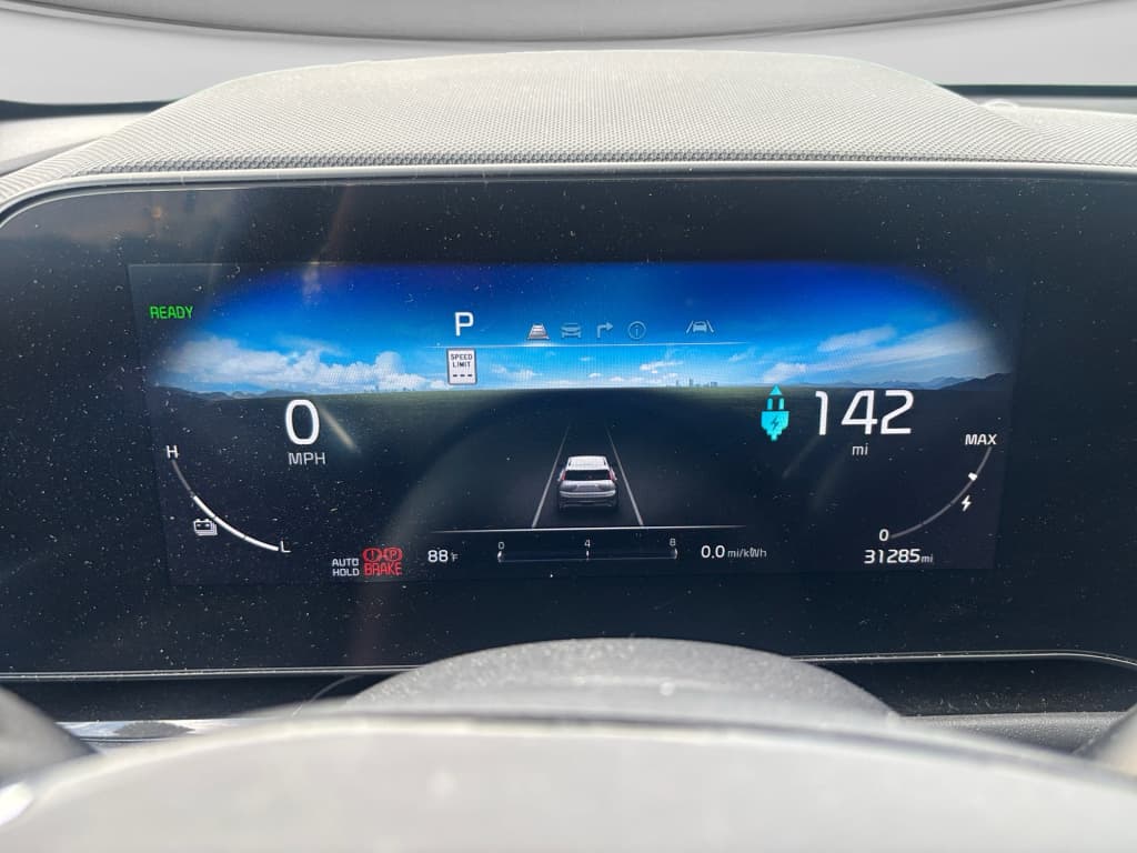 2023 Kia Niro EV view 6