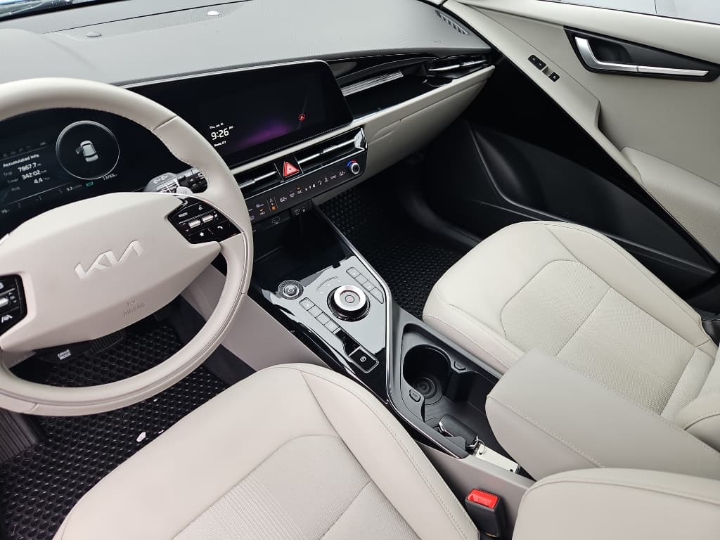 2023 Kia Niro EV view 18