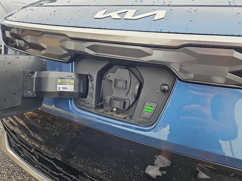 2023 Kia Niro EV view 5