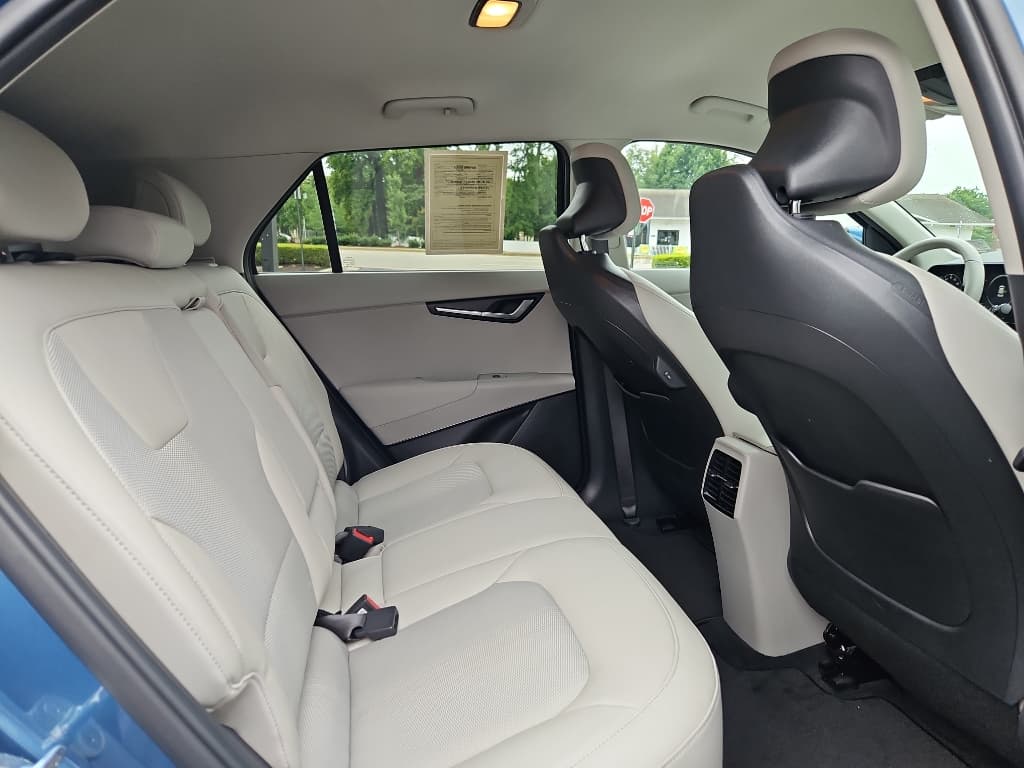 2023 Kia Niro EV view 21