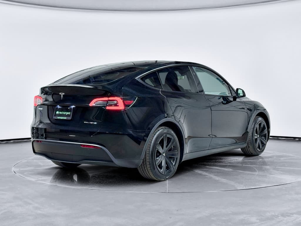 2024 Tesla Model Y view 3