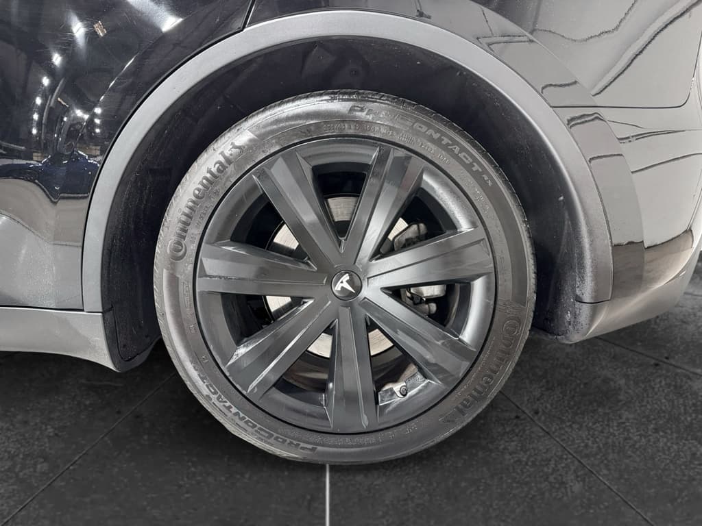2024 Tesla Model Y view 32