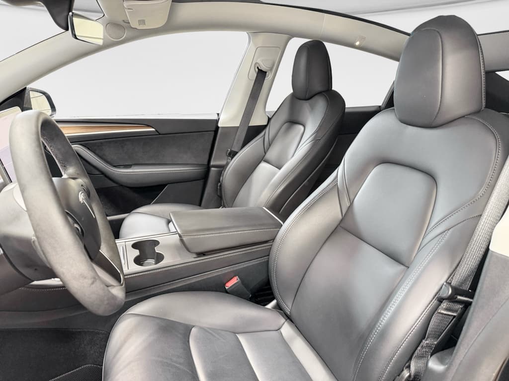 2024 Tesla Model Y view 15