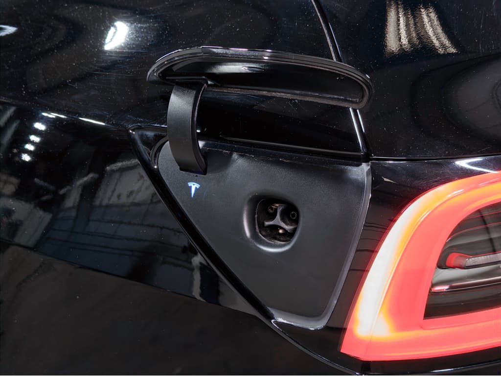 2024 Tesla Model Y view 5