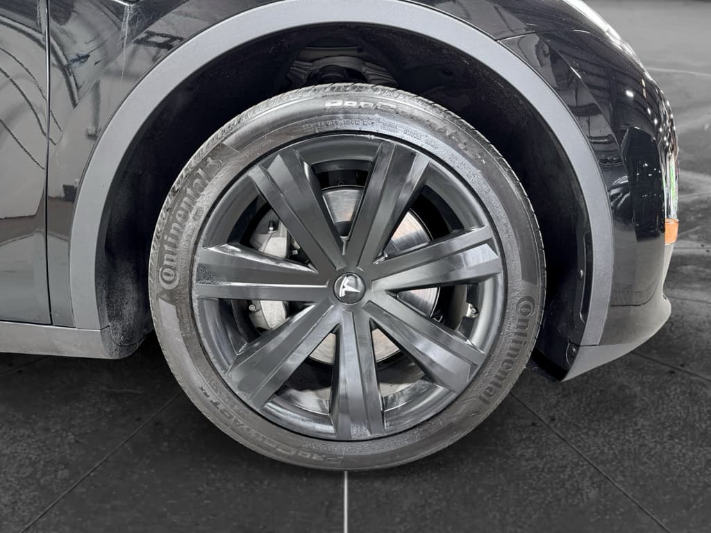 2024 Tesla Model Y view 34