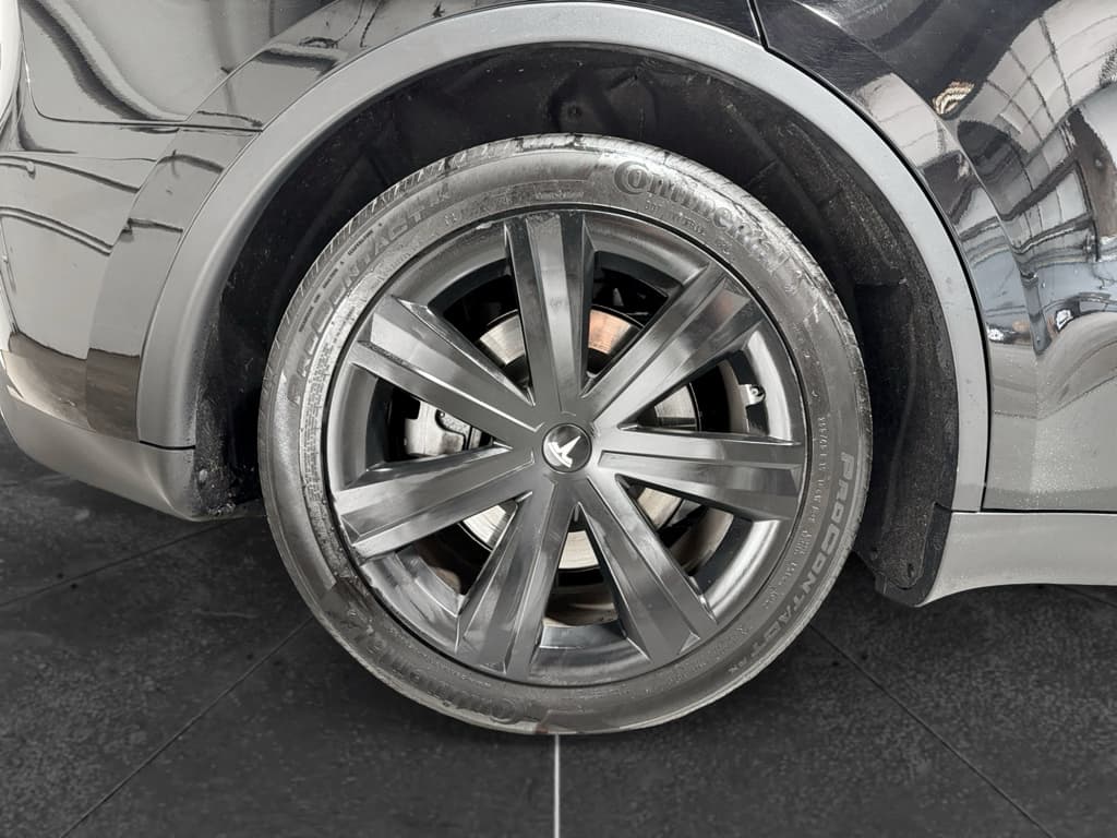 2024 Tesla Model Y view 36