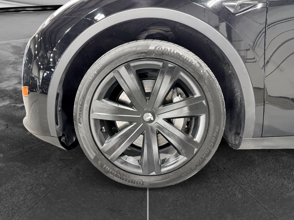 2024 Tesla Model Y view 30