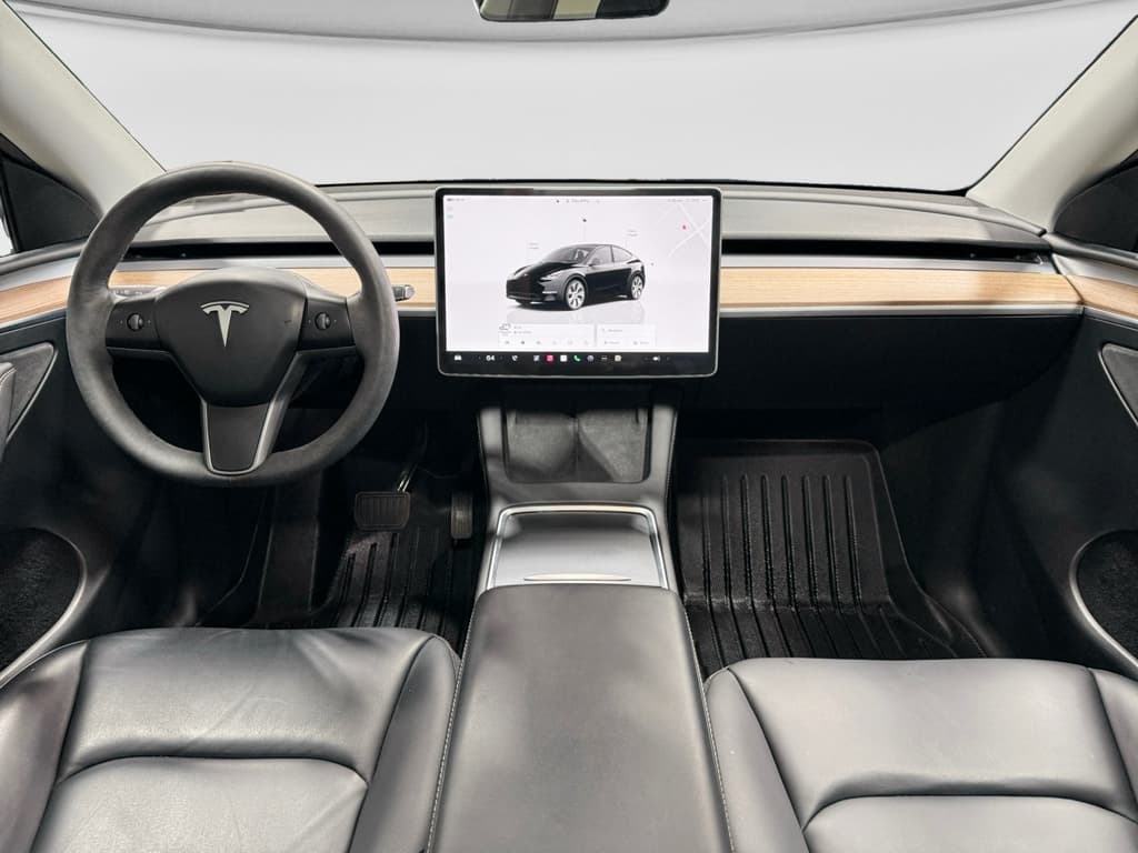 2024 Tesla Model Y view 14