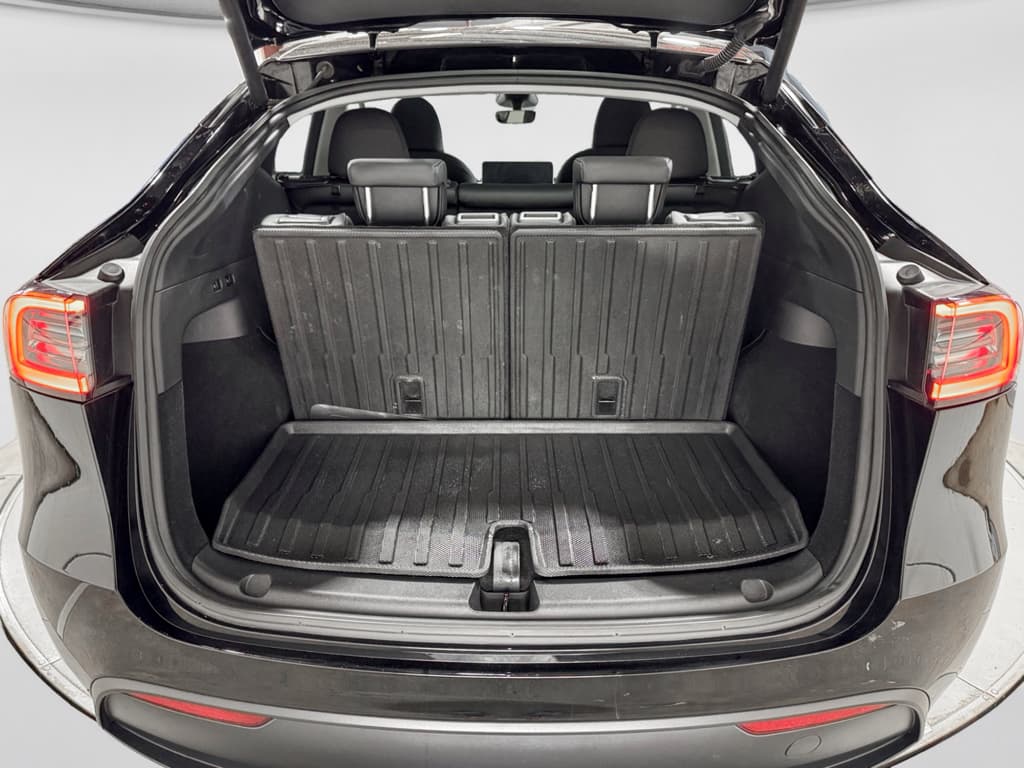 2024 Tesla Model Y view 26