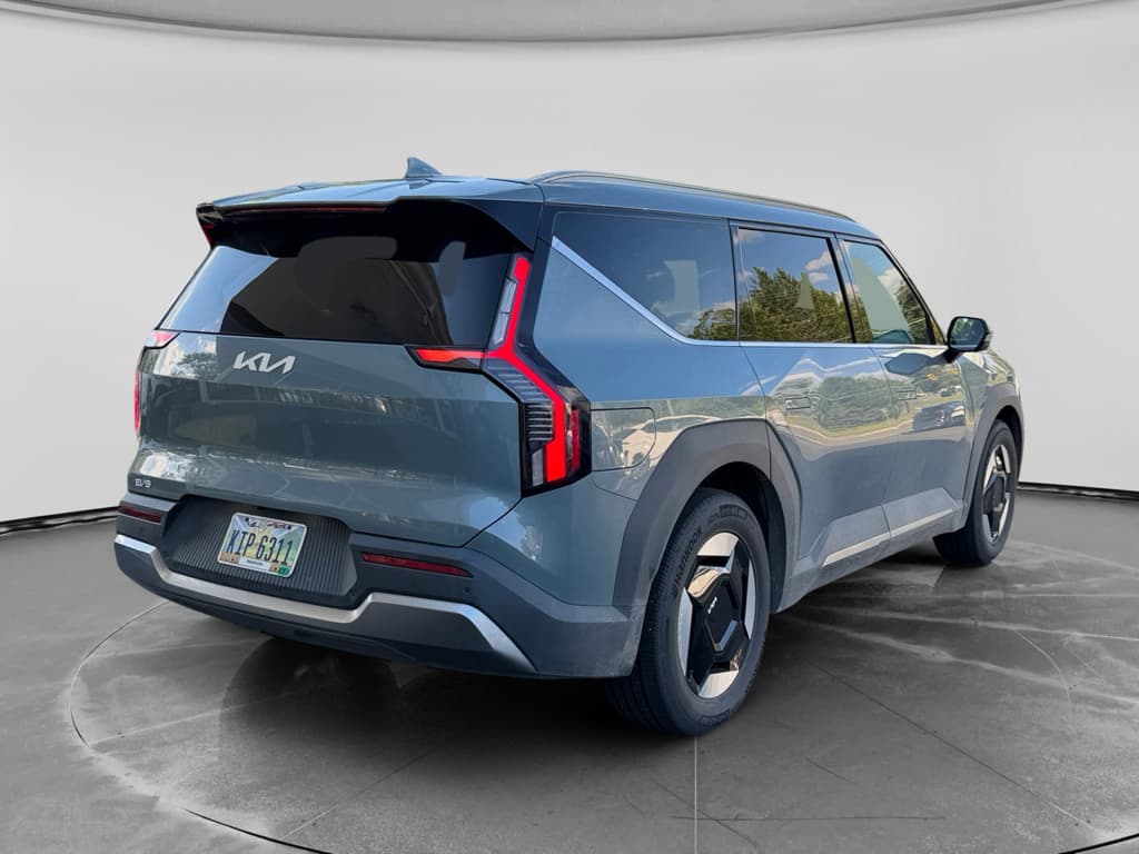 2024 Kia EV9 view 4