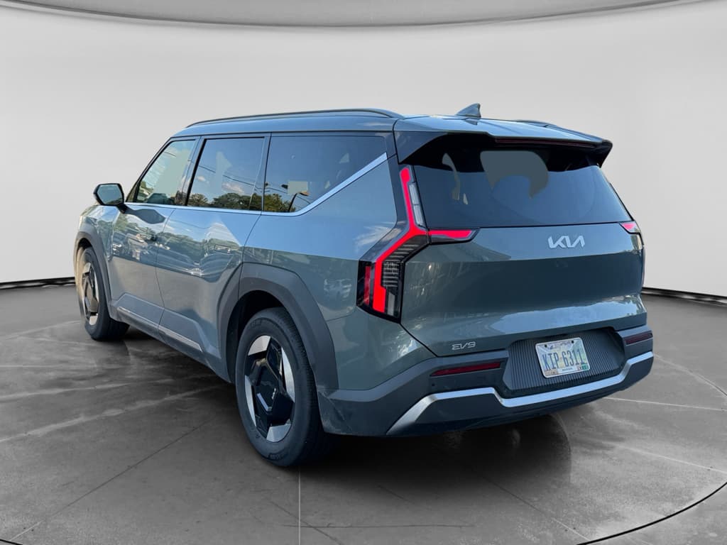 2024 Kia EV9 view 3