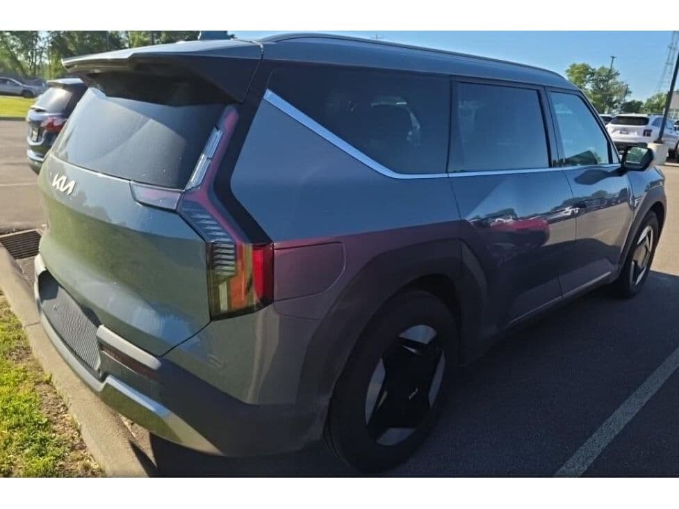 2024 Kia EV9 view 4