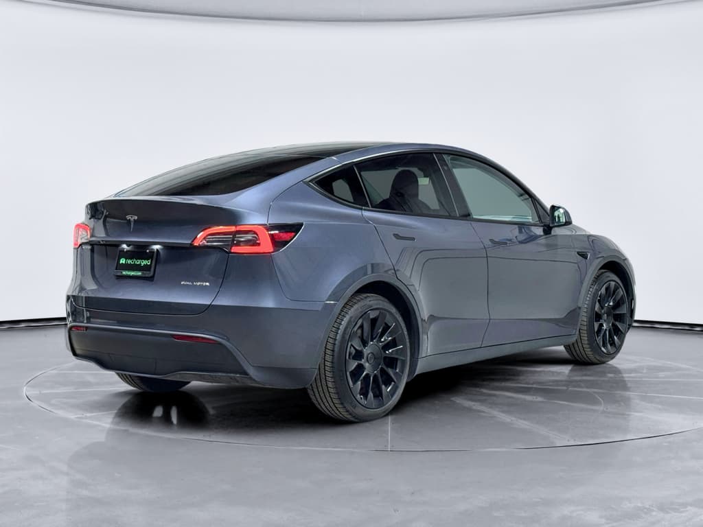 2023 Tesla Model Y view 3