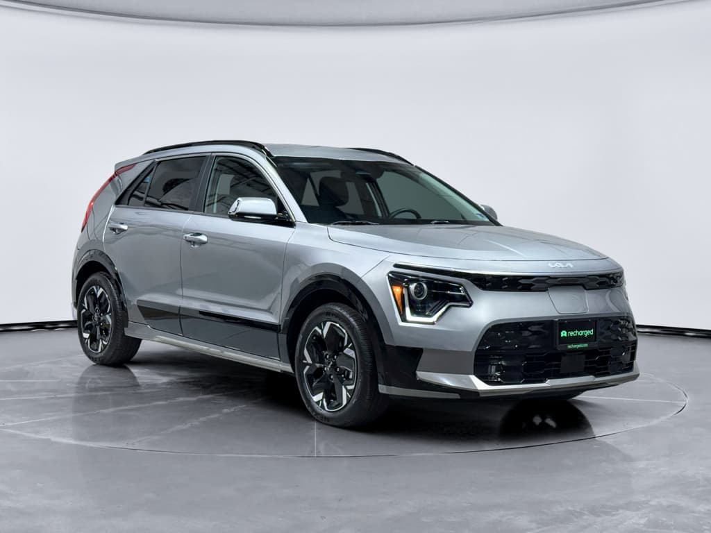 2023 Kia Niro EV view 4