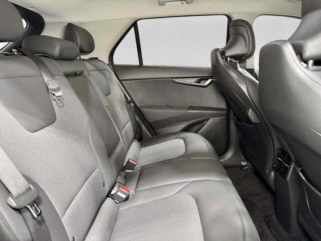 2023 Kia Niro EV view 23