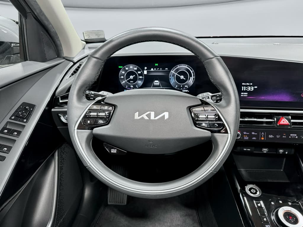 2023 Kia Niro EV view 9