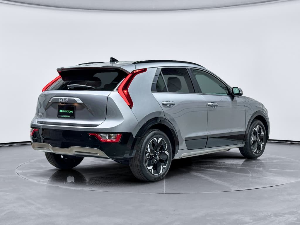 2023 Kia Niro EV view 3