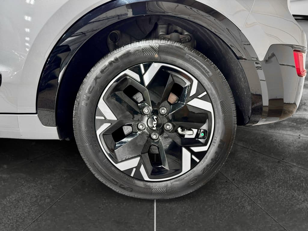 2023 Kia Niro EV view 34