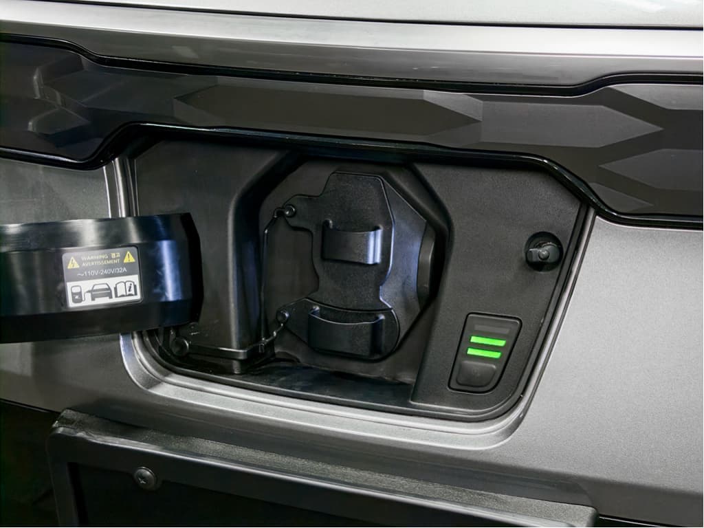2023 Kia Niro EV view 5