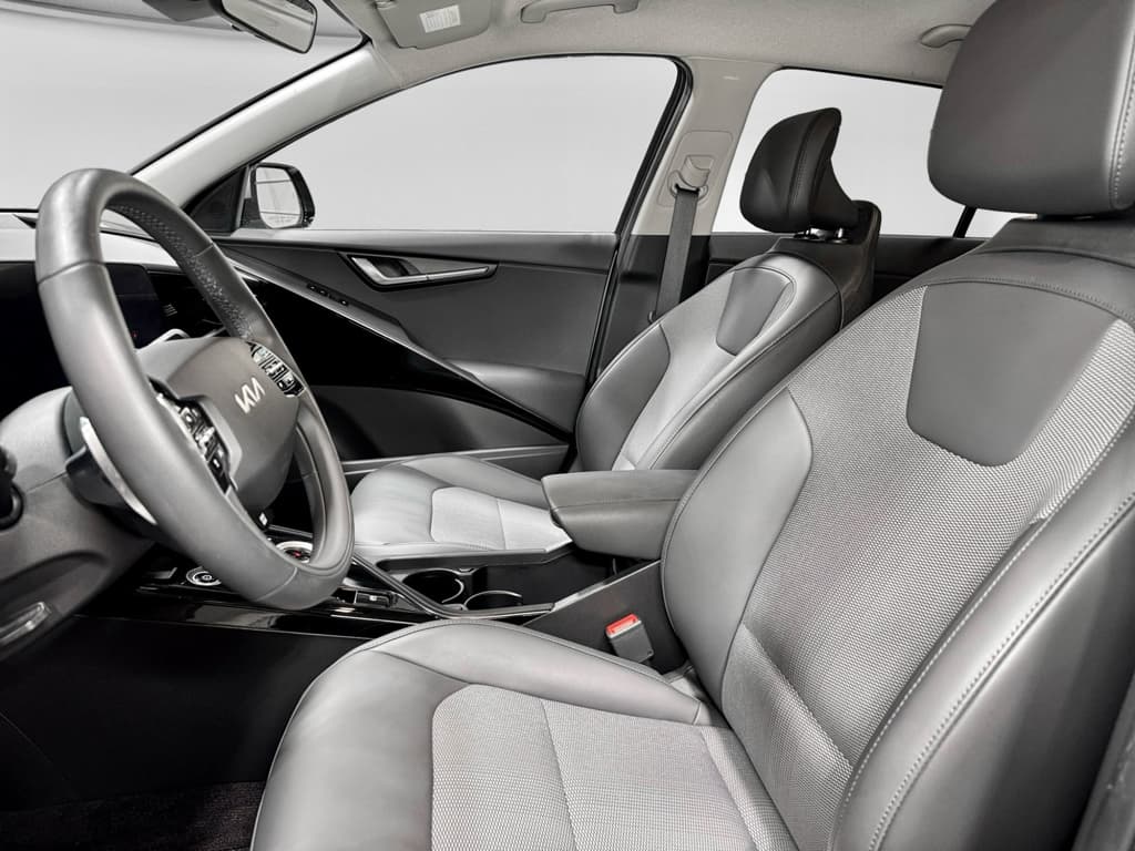 2023 Kia Niro EV view 18