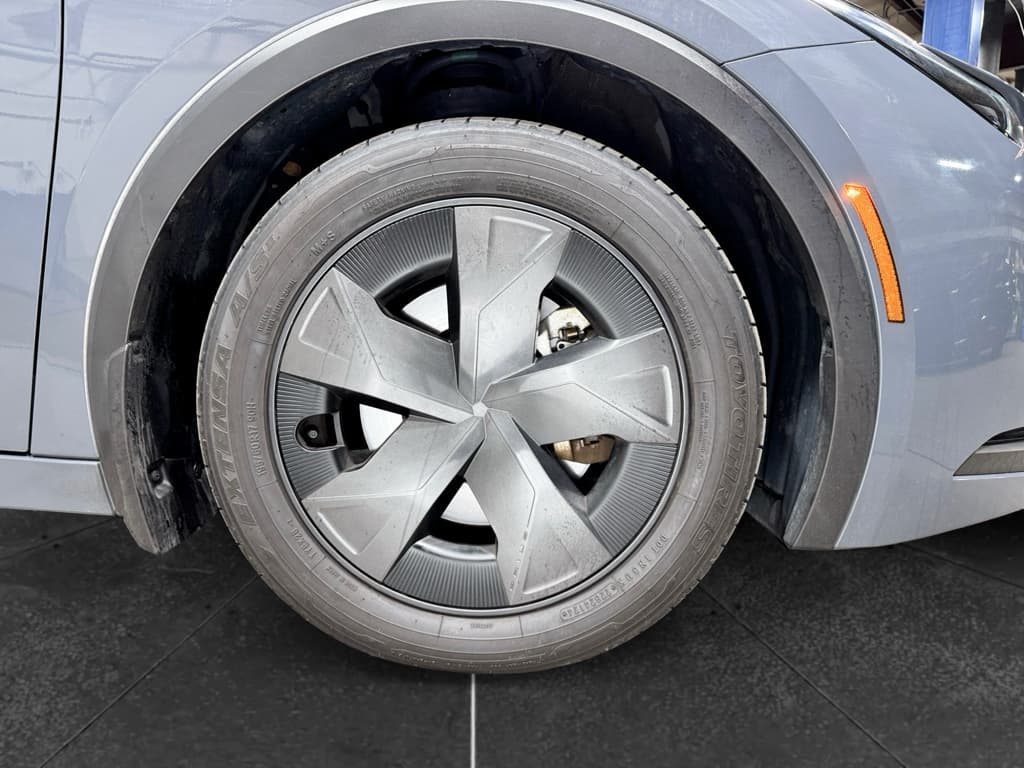 2024 Toyota Prius Prime view 28