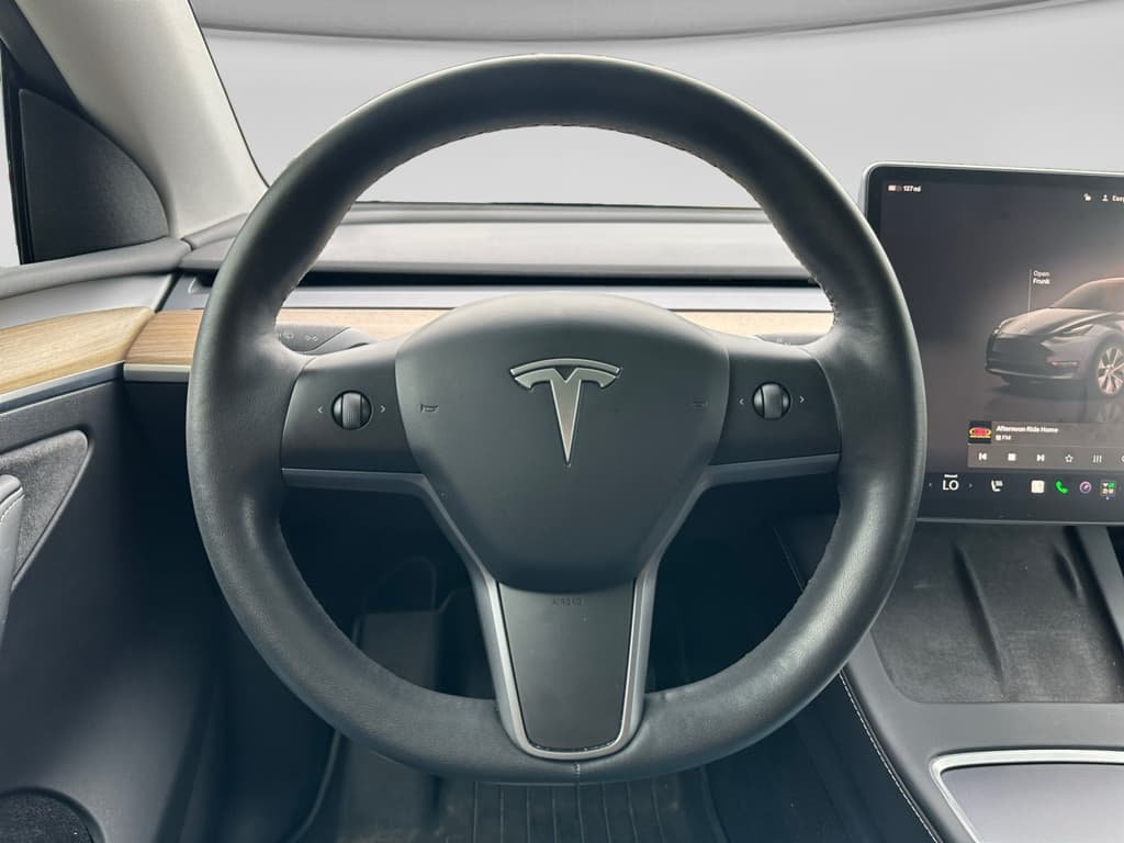 2023 Tesla Model Y view 6