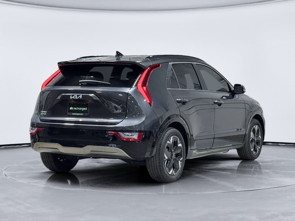2023 Kia Niro EV view 3