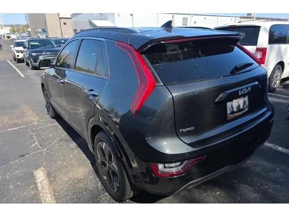 2023 Kia Niro EV view 4