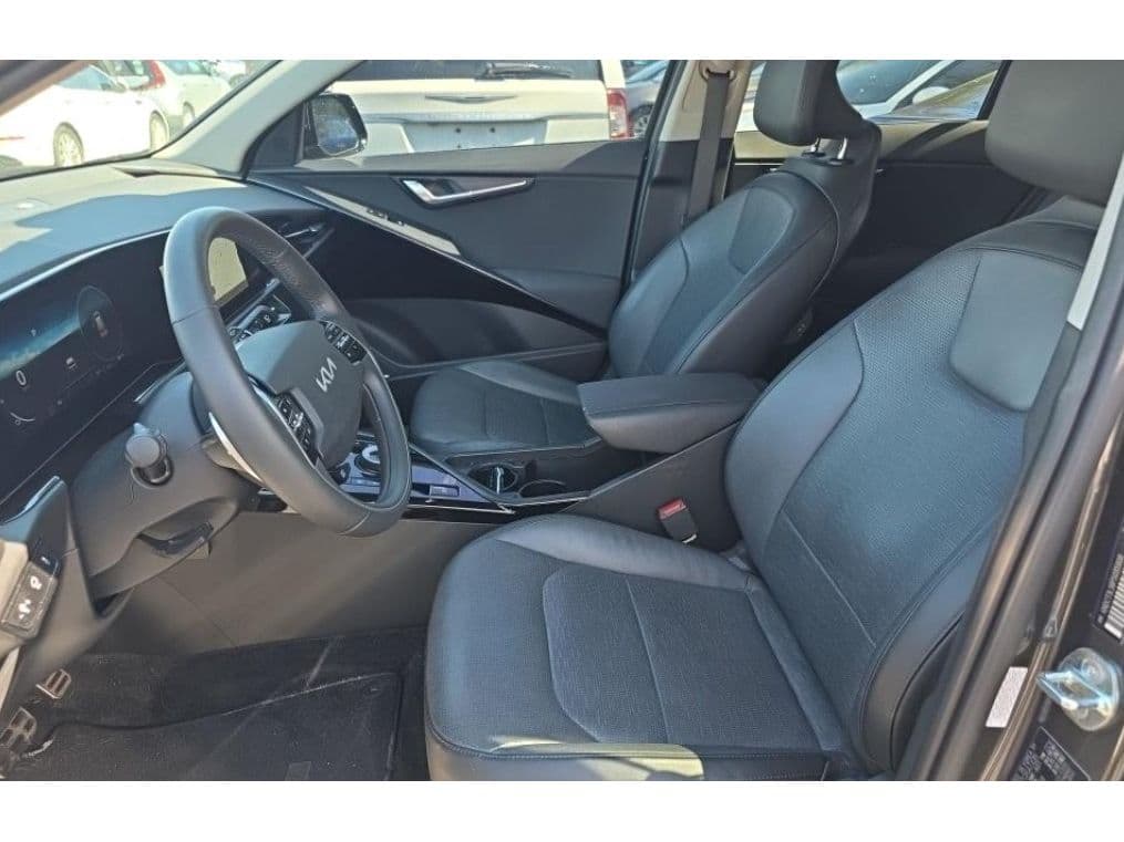 2023 Kia Niro EV view 5