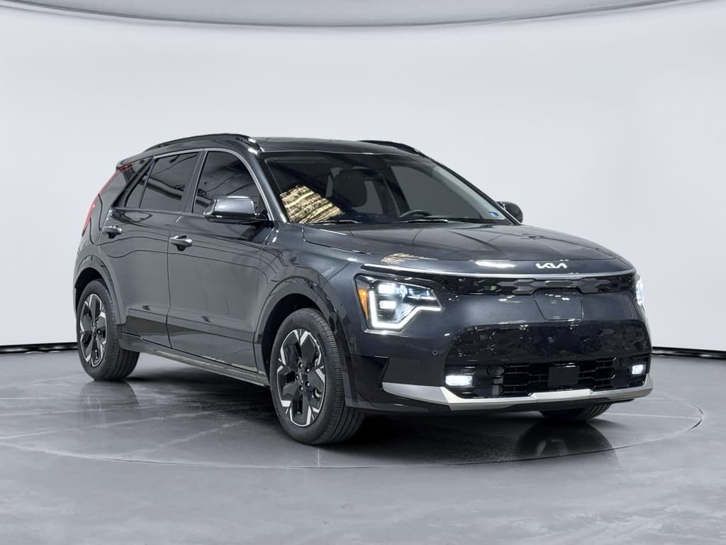 2023 Kia Niro EV view 4