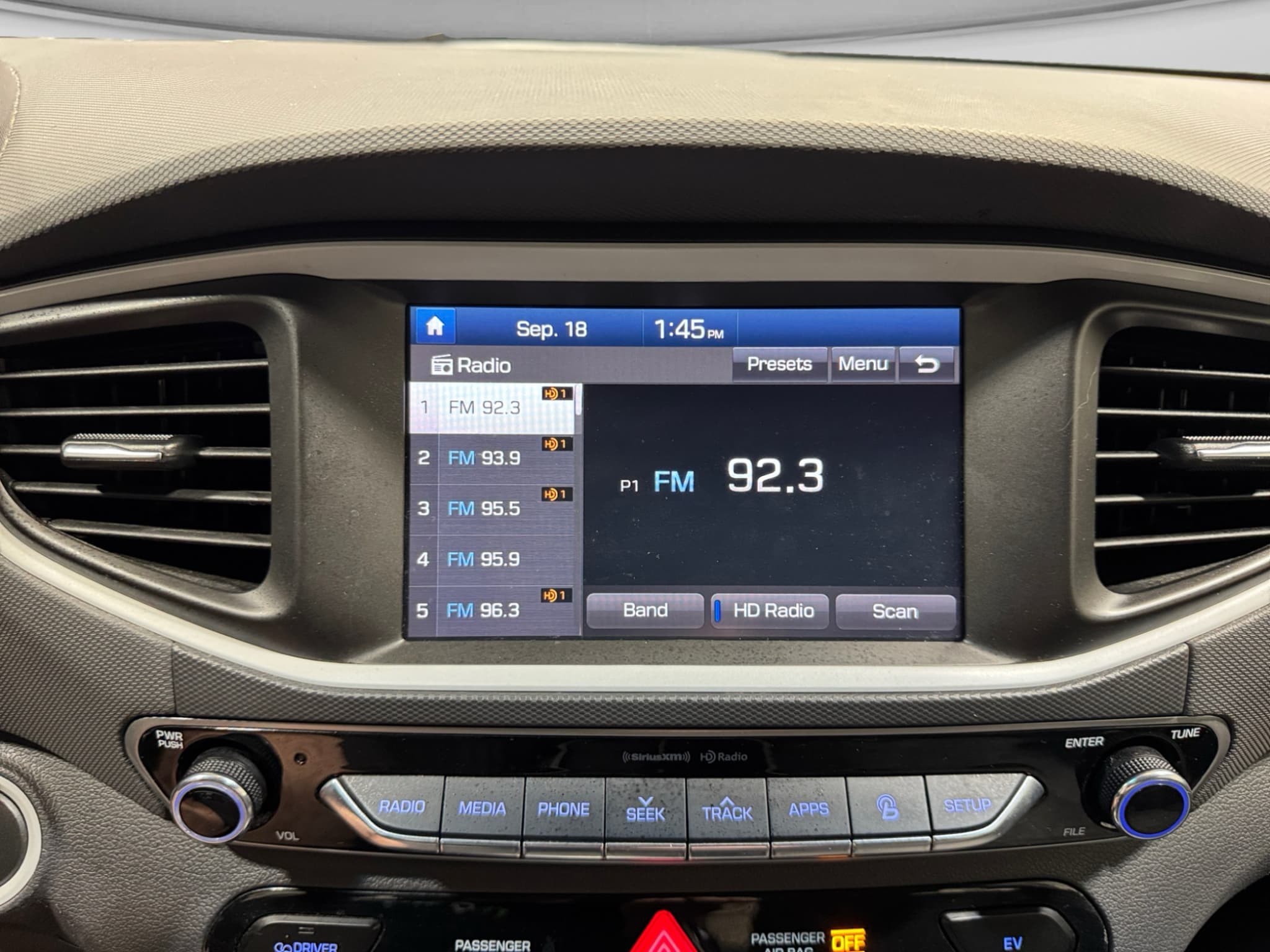 2019 Hyundai IONIQ Electric view 13