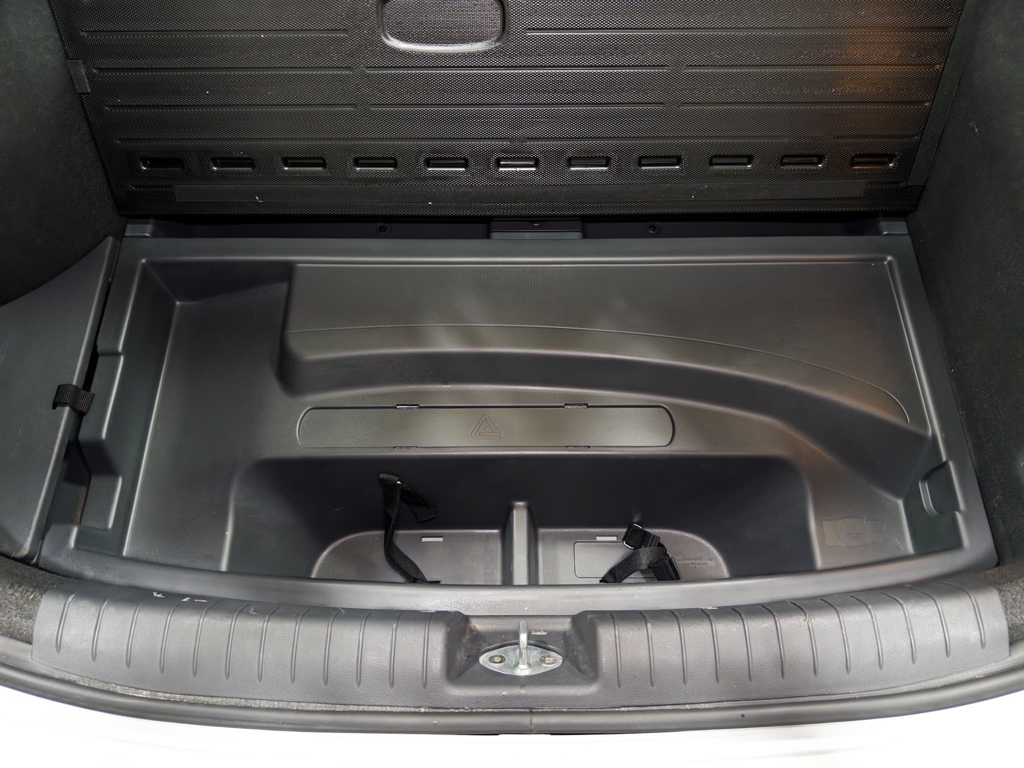 2019 Hyundai IONIQ Electric view 28