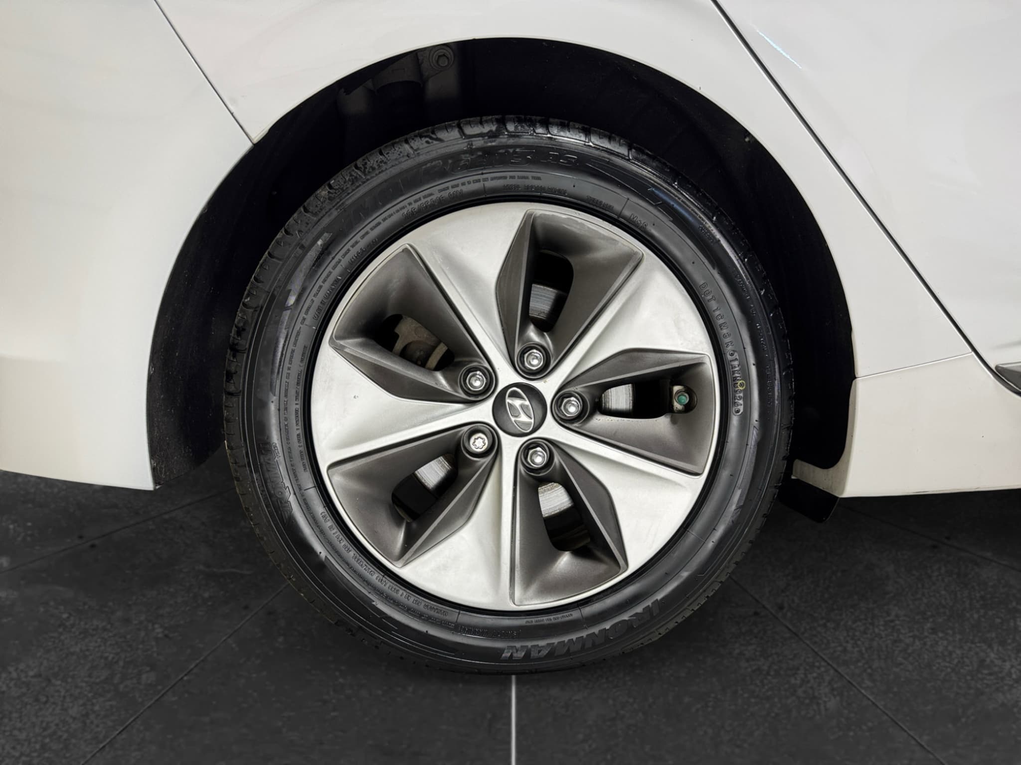 2019 Hyundai IONIQ Electric view 37