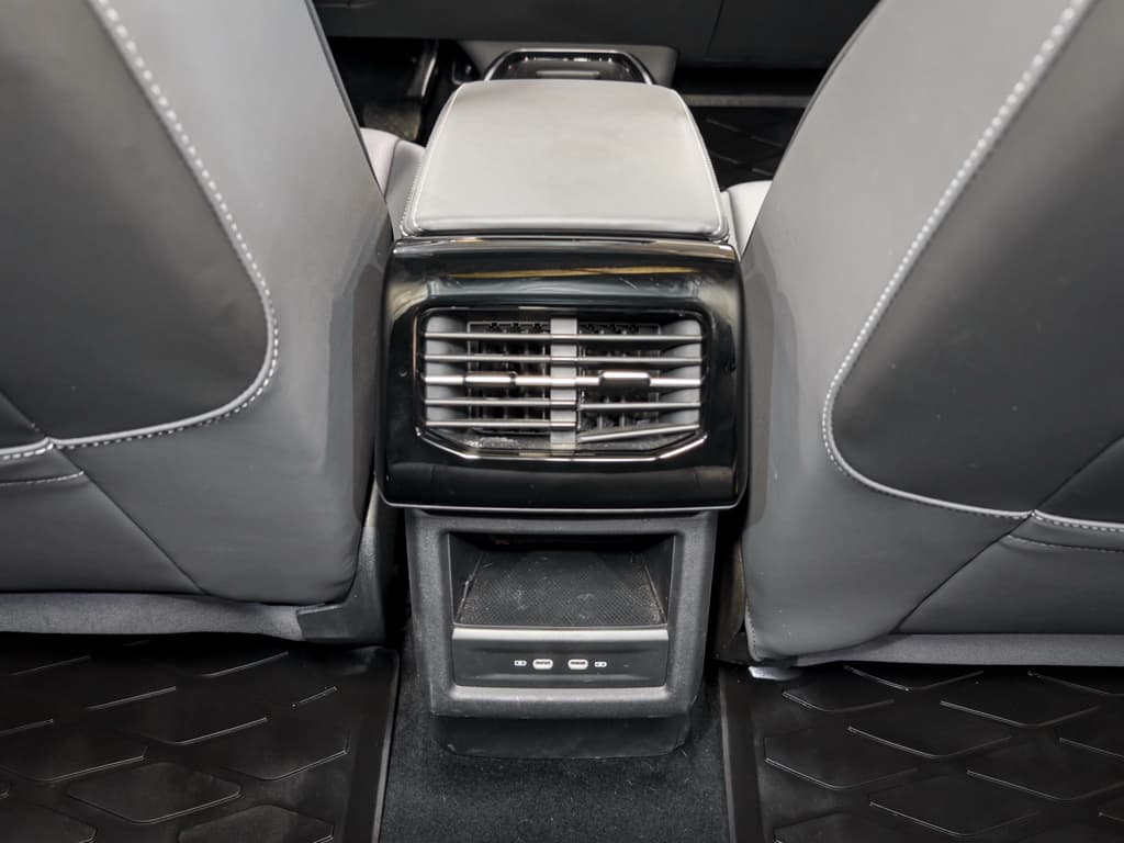 2023 Volkswagen ID.4 view 22